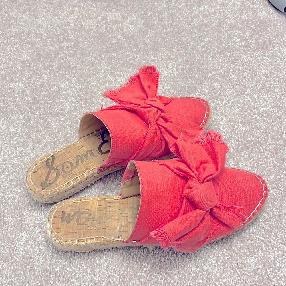 Sam Edelman Closed toe sandal coral pink color